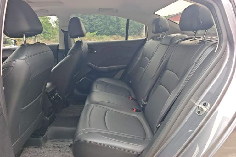 Used Roewe i5 2023 1.5L CVT Luxury Edition Left Rear Seat
