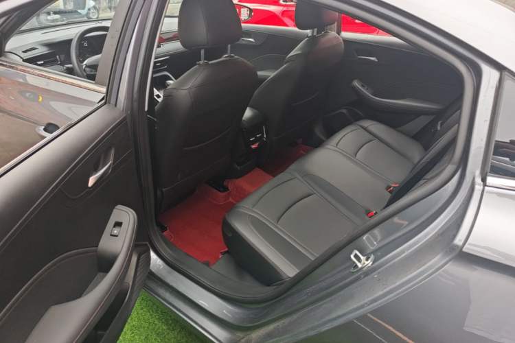 Used Roewe i5 2023 1.5L CVT Luxury Edition Left Rear Seat