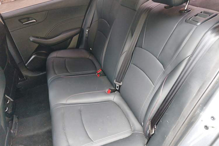 Used Roewe i5 2023 1.5L CVT Luxury Edition Left Rear Seat