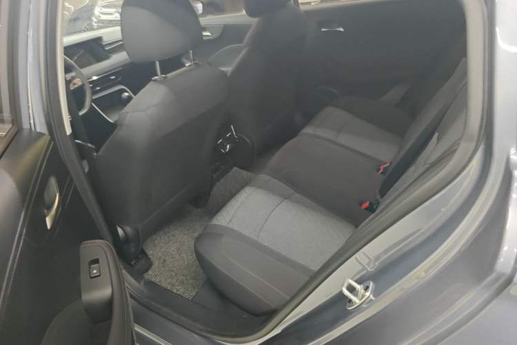 Used Roewe i5 2023 1.5L Manual Comfort Edition Left Rear Seat