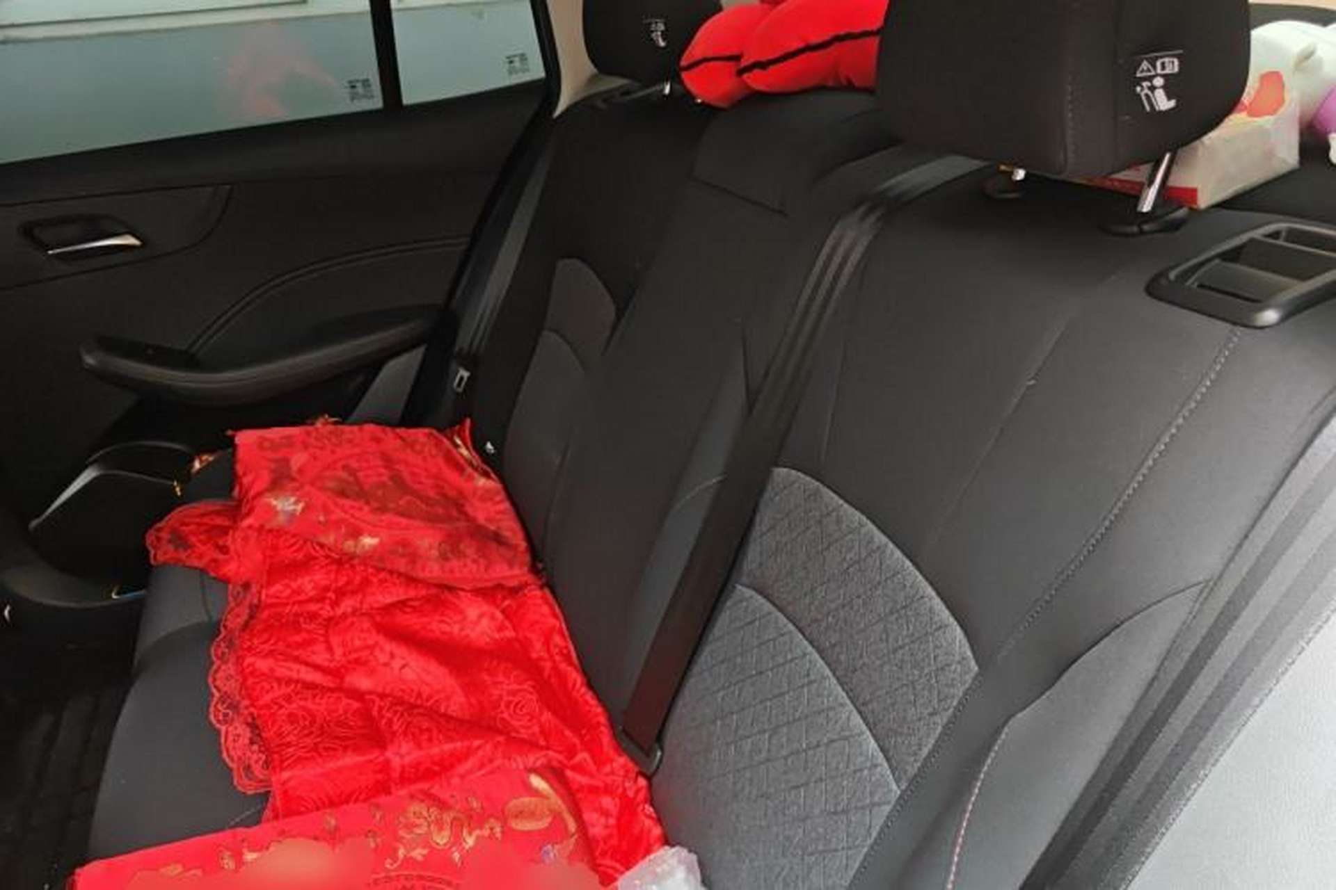Used Roewe i5 2023 1.5L Manual Comfort Edition Left Rear Seat