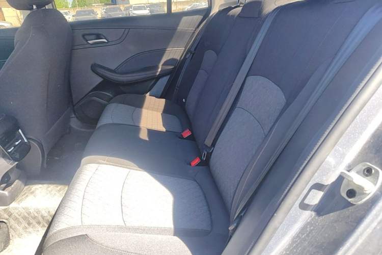 Used Roewe i5 2023 1.5L Manual Comfort Edition Left Rear Seat