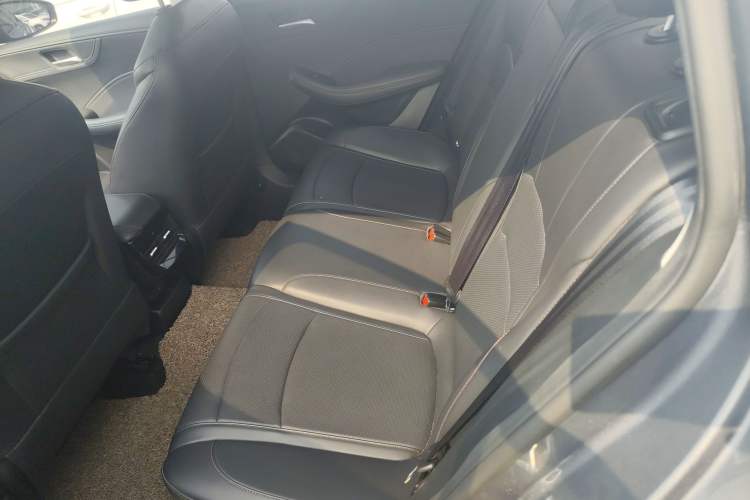 Used Roewe i5 2023 1.5L CVT Luxury Edition Left Rear Seat