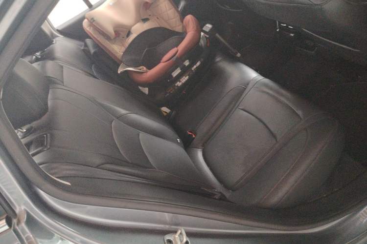 Used Roewe i5 2023 1.5L CVT Luxury Edition Left Rear Seat