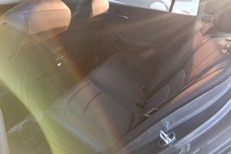 Used Roewe i5 2023 1.5L CVT Luxury Edition Left Rear Seat