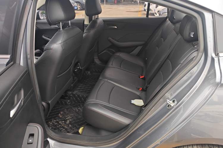 Used Roewe i5 2023 1.5L CVT Luxury Edition Left Rear Seat