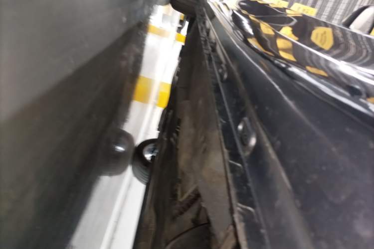 Used Roewe i5 2023 1.5L CVT Luxury Edition Left Side Sill