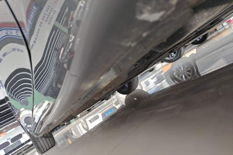 Used Roewe i5 2023 1.5L CVT Luxury Edition Left Side Sill