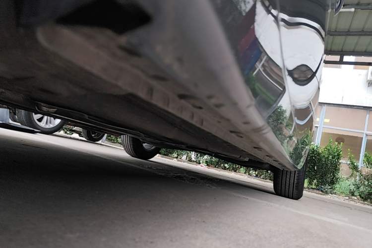 Used Roewe i5 2023 1.5L Manual Comfort Edition Left Side Sill