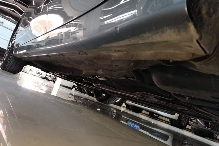 Used Roewe i5 2023 1.5L CVT Luxury Edition Left Side Sill
