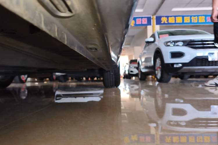 Used Roewe i5 2023 1.5L CVT Luxury Edition Left Side Sill