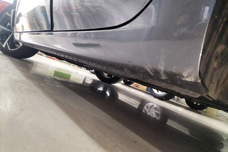 Used Roewe i5 2023 1.5L CVT Luxury Edition Left Side Sill
