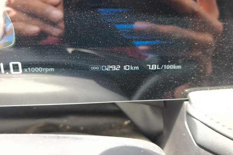 Used Roewe i5 2023 1.5L Manual Comfort Edition Odometer Close Up