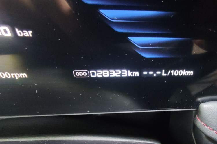 Used Roewe i5 2023 1.5L CVT Luxury Edition Odometer Close Up