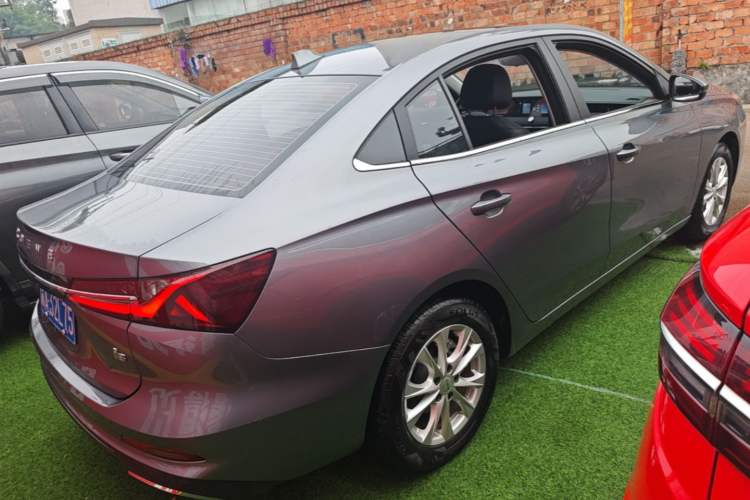 Used Roewe i5 2023 1.5L CVT Luxury Edition Rear Right 45 Deg