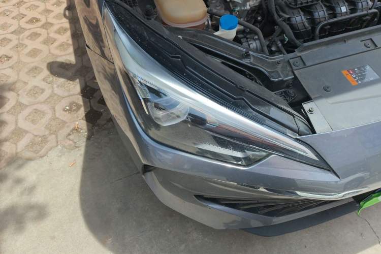 Used Roewe i5 2023 1.5L Manual Comfort Edition Right Front Headlight
