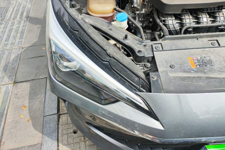 Used Roewe i5 2023 1.5L CVT Luxury Edition Right Front Headlight