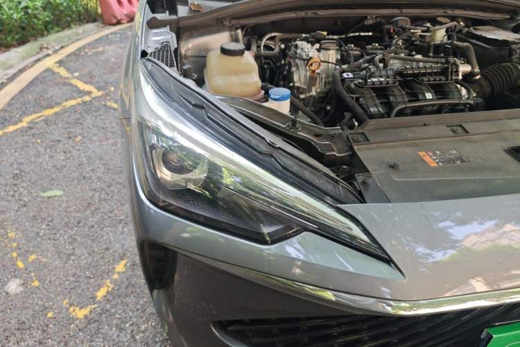 Used Roewe i5 2023 1.5L CVT Luxury Edition Right Front Headlight