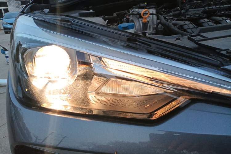 Used Roewe i5 2023 1.5L Manual Comfort Edition Right Front Headlight