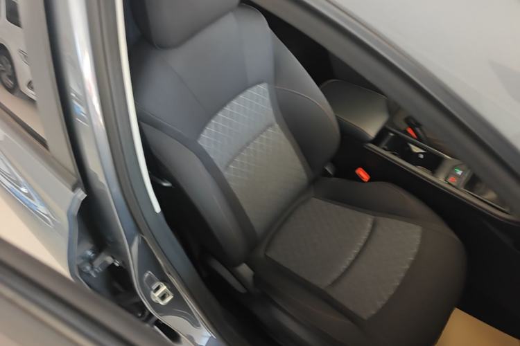Used Roewe i5 2023 1.5L Manual Comfort Edition Right Front Seat