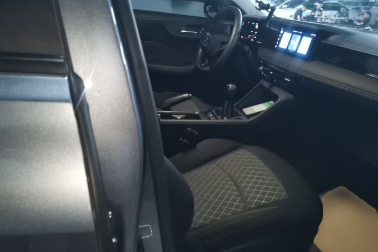 Used Roewe i5 2023 1.5L Manual Comfort Edition Right Front Seat