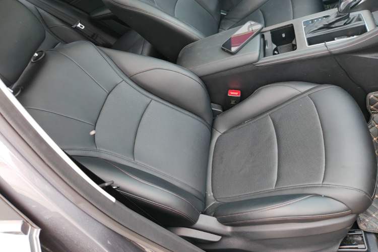 Used Roewe i5 2023 1.5L CVT Luxury Edition Right Front Seat