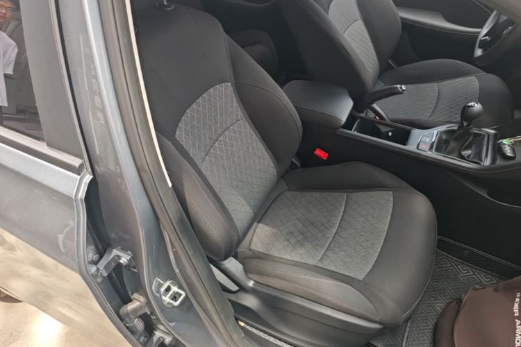 Used Roewe i5 2023 1.5L Manual Comfort Edition Right Front Seat