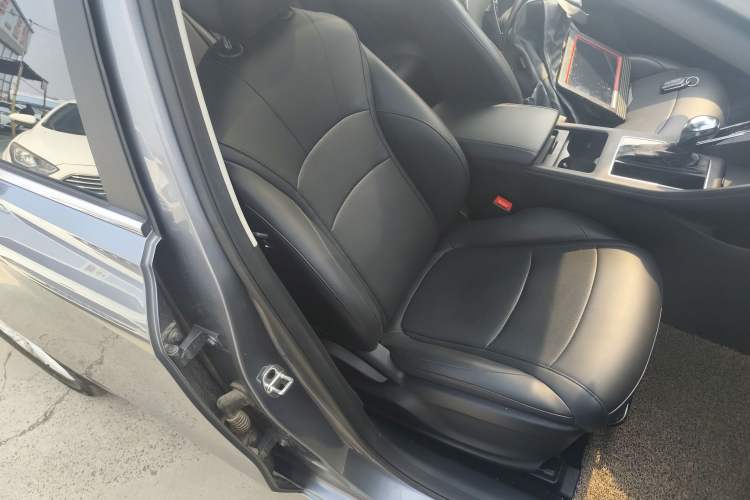 Used Roewe i5 2023 1.5L CVT Luxury Edition Right Front Seat