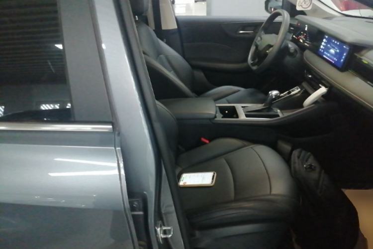 Used Roewe i5 2023 1.5L CVT Luxury Edition Right Front Seat