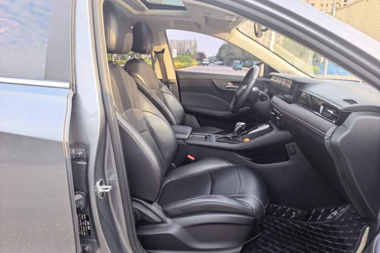 Used Roewe i5 2023 1.5L CVT Luxury Edition Right Front Seat