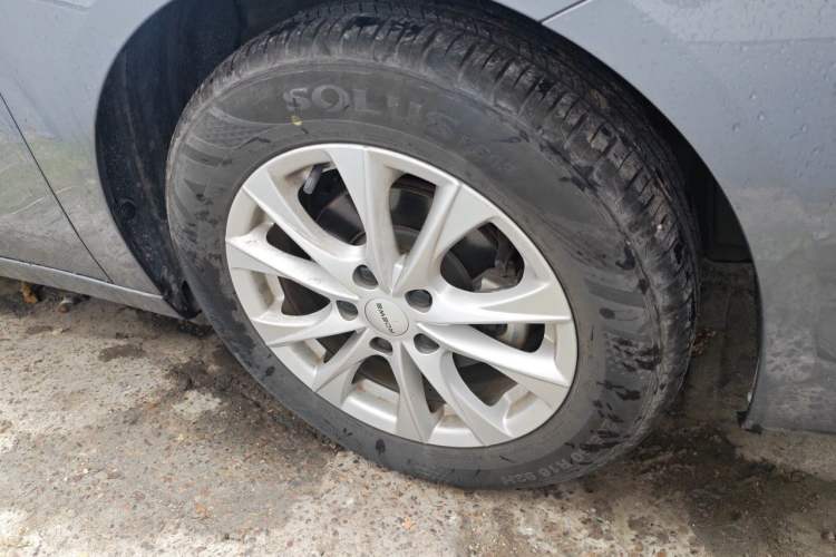 Used Roewe i5 2023 1.5L Manual Comfort Edition Right Front Wheel Hub