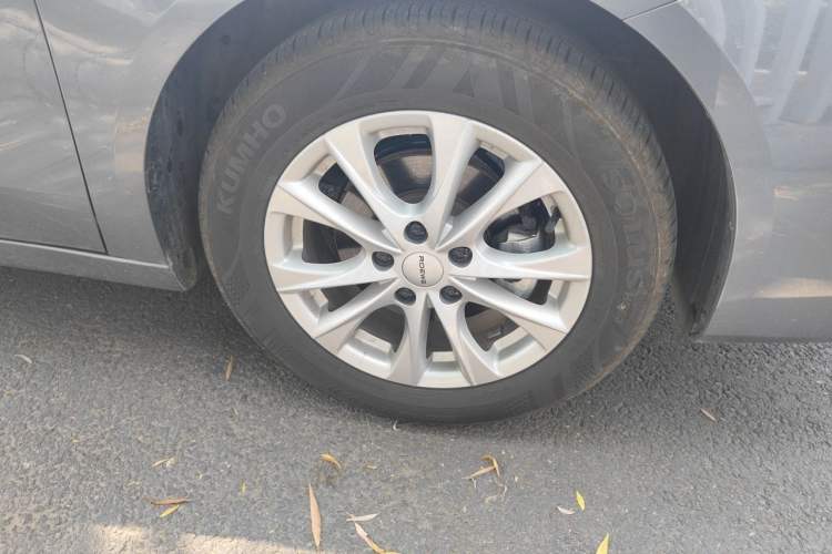 Used Roewe i5 2023 1.5L CVT Luxury Edition Right Front Wheel Hub