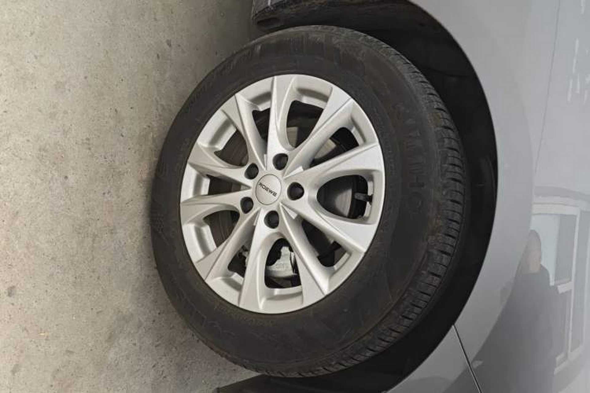 Used Roewe i5 2023 1.5L Manual Comfort Edition Right Front Wheel Hub