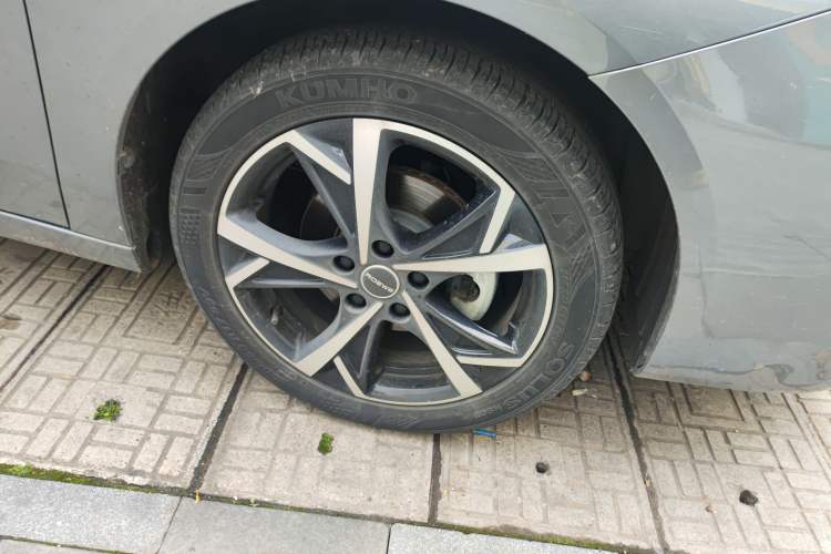 Used Roewe i5 2023 1.5L CVT Luxury Edition Right Front Wheel Hub
