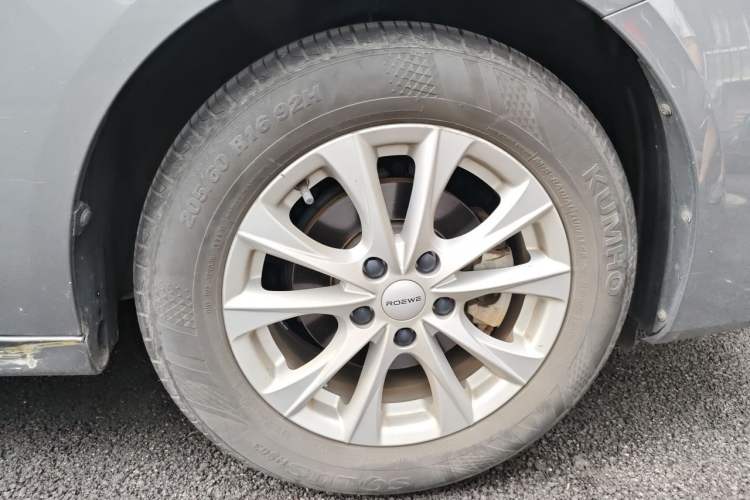 Used Roewe i5 2023 1.5L Manual Comfort Edition Right Front Wheel Hub