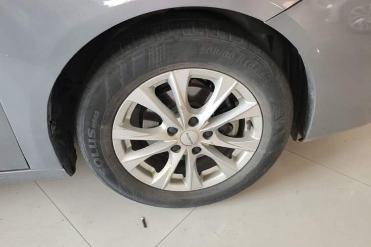 Used Roewe i5 2023 1.5L CVT Luxury Edition Right Front Wheel Hub