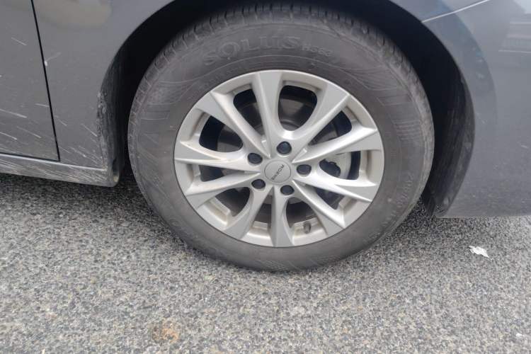 Used Roewe i5 2023 1.5L Manual Comfort Edition Right Front Wheel Hub