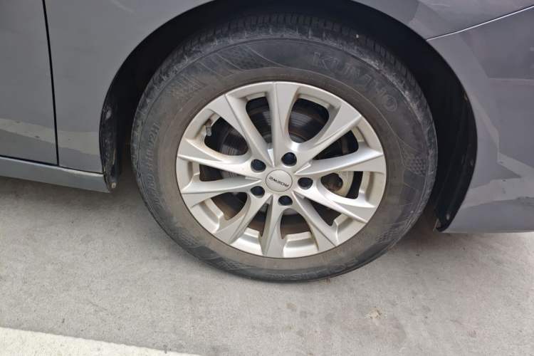 Used Roewe i5 2023 1.5L Manual Comfort Edition Right Front Wheel Hub