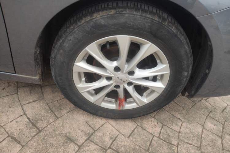 Used Roewe i5 2023 1.5L Manual Comfort Edition Right Front Wheel Hub