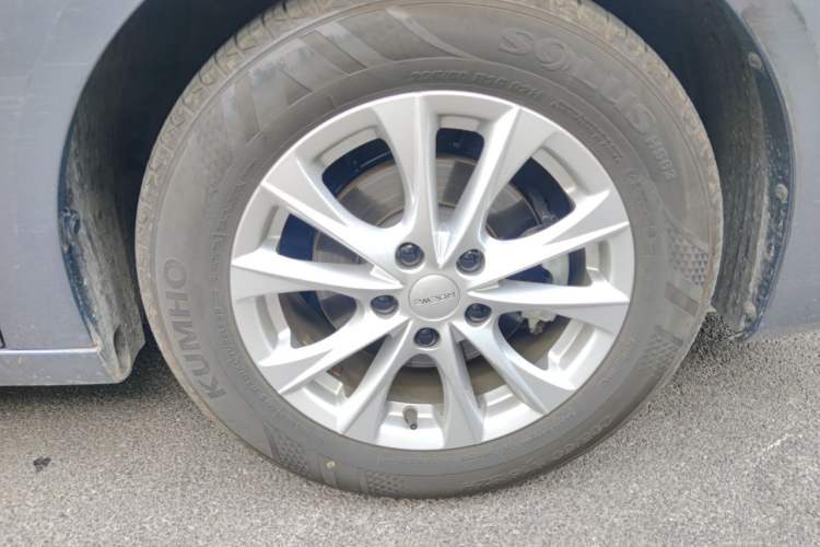 Used Roewe i5 2023 1.5L Manual Comfort Edition Right Front Wheel Hub