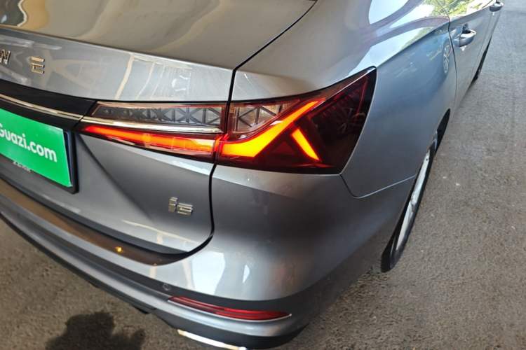 Used Roewe i5 2023 1.5L CVT Luxury Edition Right Rear Taillight