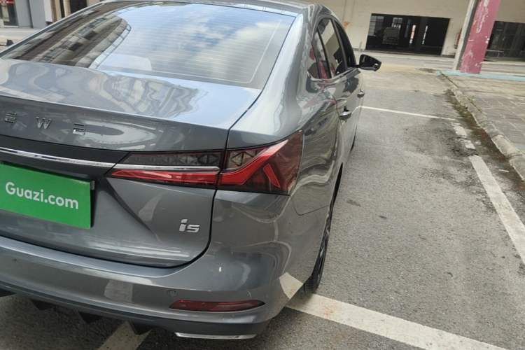 Used Roewe i5 2023 1.5L CVT Luxury Edition Right Rear Taillight