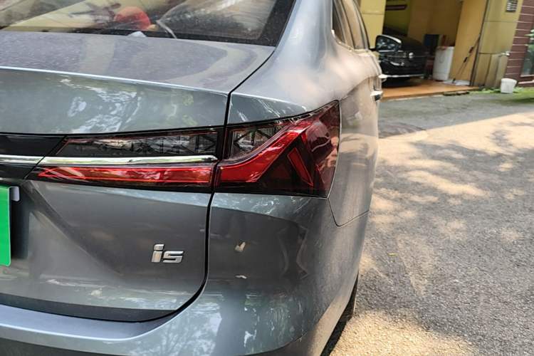 Used Roewe i5 2023 1.5L CVT Luxury Edition Right Rear Taillight