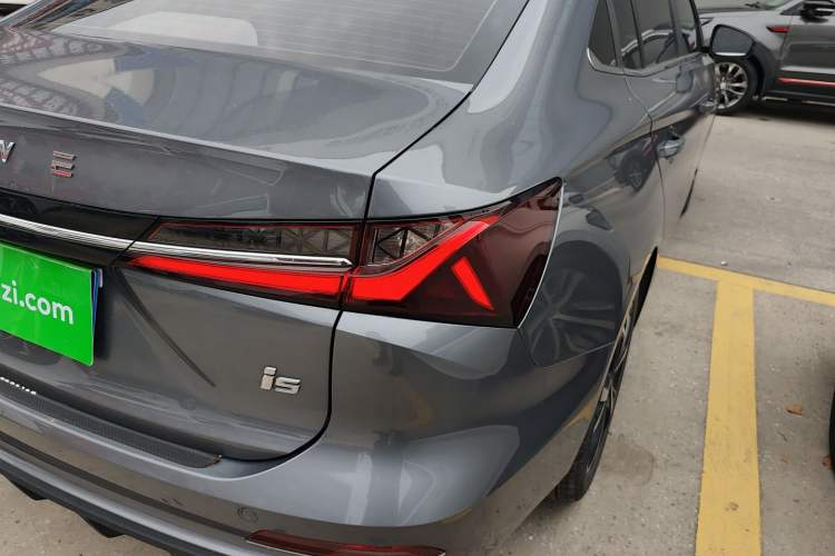 Used Roewe i5 2023 1.5L CVT Luxury Edition Right Rear Taillight