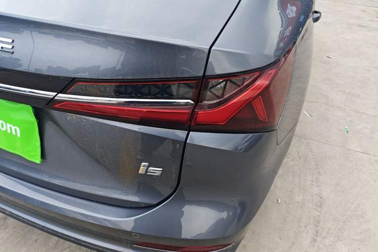 Used Roewe i5 2023 1.5L CVT Luxury Edition Right Rear Taillight
