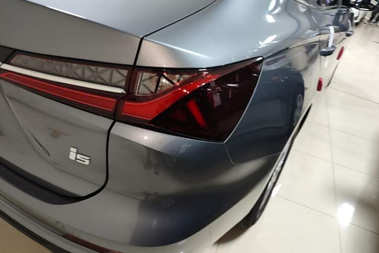 Used Roewe i5 2023 1.5L CVT Luxury Edition Right Rear Taillight