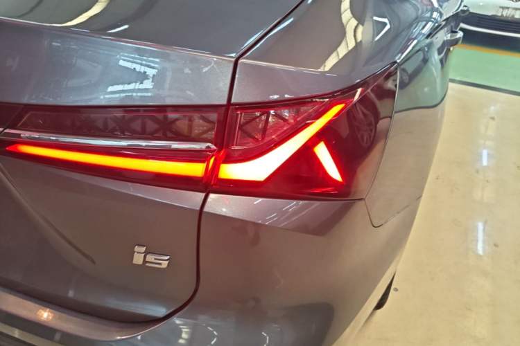 Used Roewe i5 2023 1.5L CVT Luxury Edition Right Rear Taillight