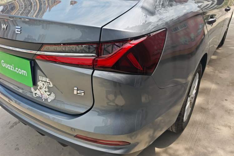 Used Roewe i5 2023 1.5L Manual Comfort Edition Right Rear Taillight