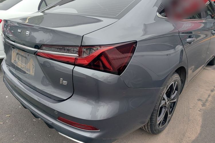 Used Roewe i5 2023 1.5L CVT Luxury Edition Right Rear Taillight