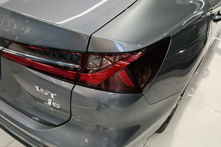 Used Roewe i5 2023 1.5L CVT Luxury Edition Right Rear Taillight
